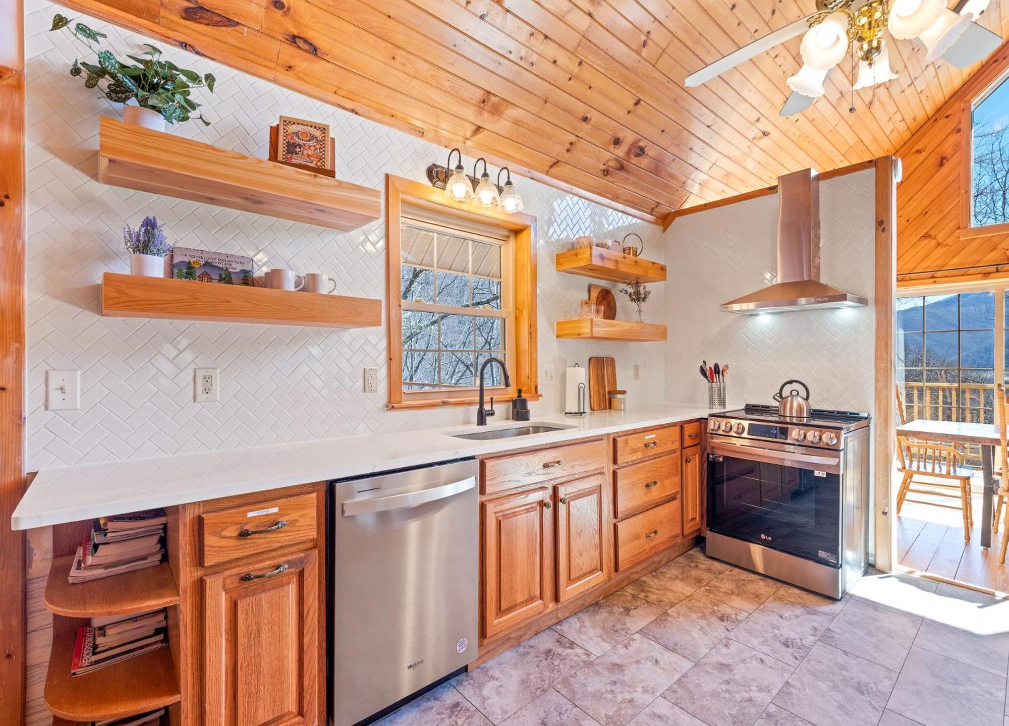 Maggie Valley Cabin With Beautiful Mountain Views, Hottub, Pet Friendly, Gameroom, Fireplace Экстерьер фото