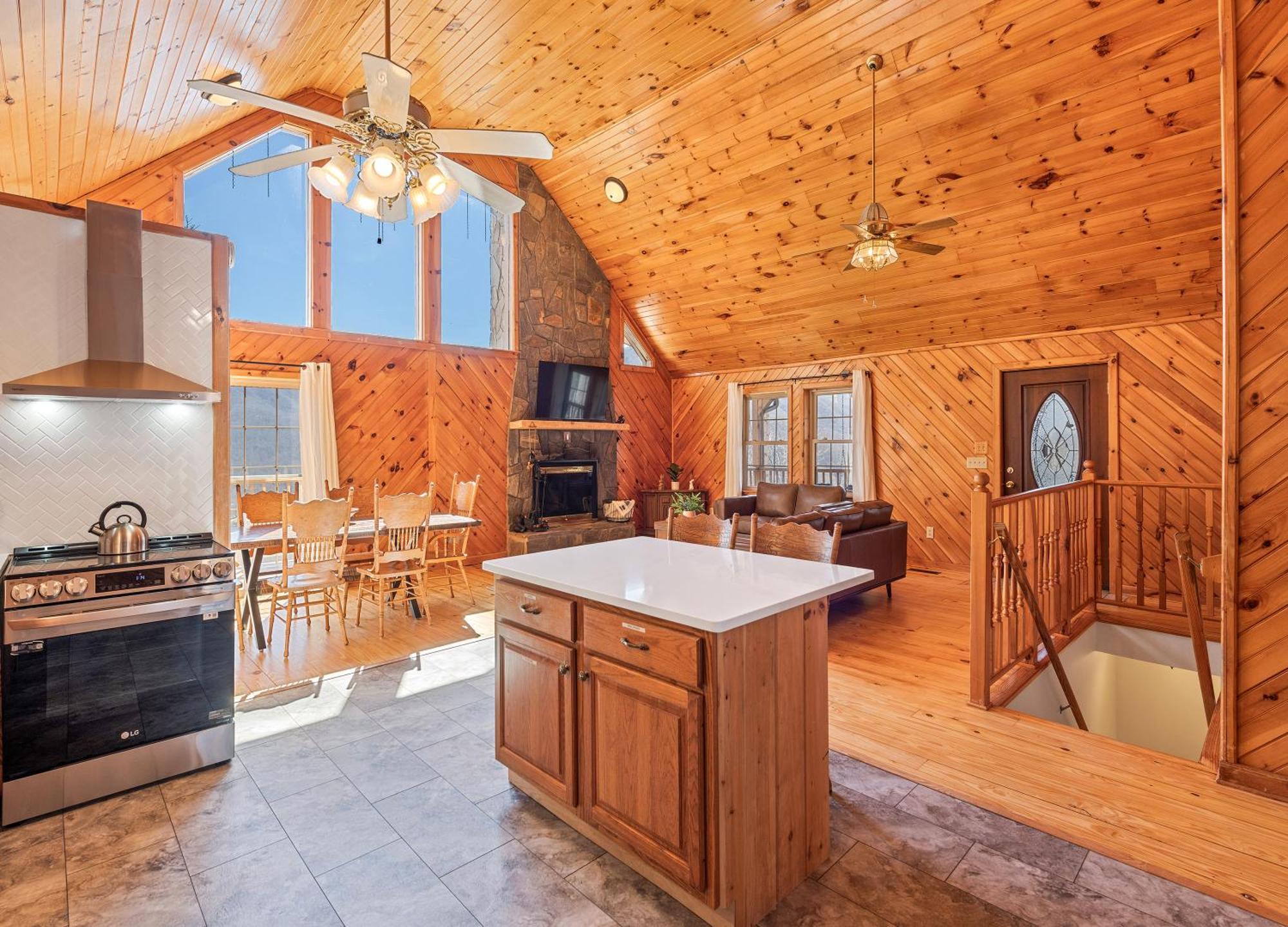 Maggie Valley Cabin With Beautiful Mountain Views, Hottub, Pet Friendly, Gameroom, Fireplace Экстерьер фото